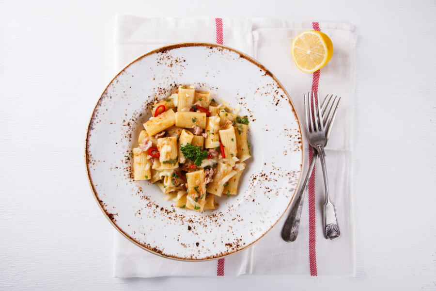 Lemony tuna, tomato & caper one-pot pasta - Recipes from BritiShop, Thailand