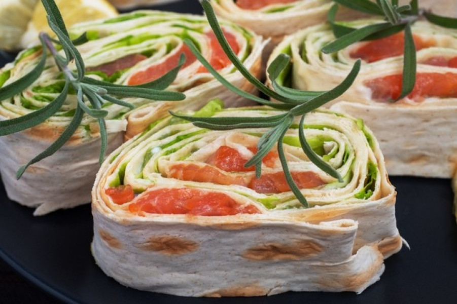 Smoked salmon rolls - Recipes from BritiShop, Thailand