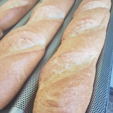 ขนมปังฝรั่งเศส  -350 กรัม