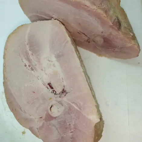 ﻿Half bone-in ham approx. 3.3 -5kg (priced by weight)