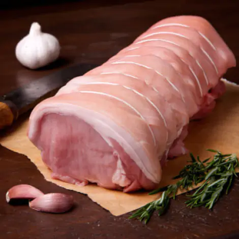 สันคอหมูติดหนัง (น้ำหนักประมาณ 3-4 กก.) ราคา 340 บาท/กก.