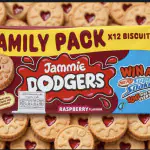 Jammie Dodgers Family pack biscuits (Raspberry)